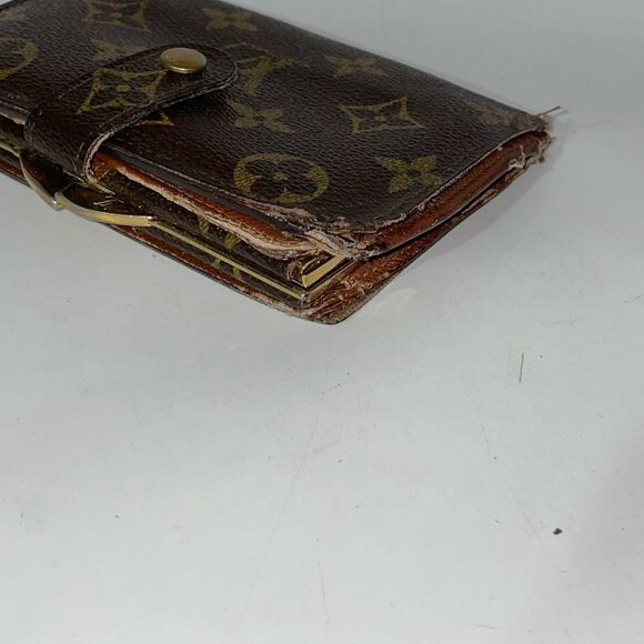 Authentic Louis Vuitton Monogram Kisslock Wallet - Picture 7 of 13